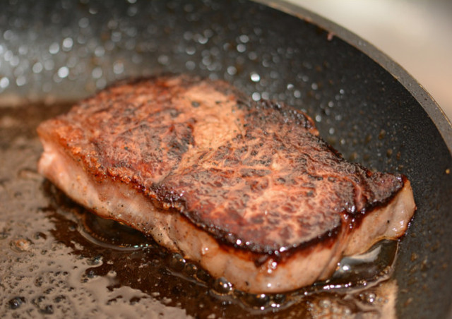ステーキは福山市で美味しい肉 贈答の品を扱う 食辛房 で フライパンでステーキを美味しく焼くコツ 福山市でステーキを味わう